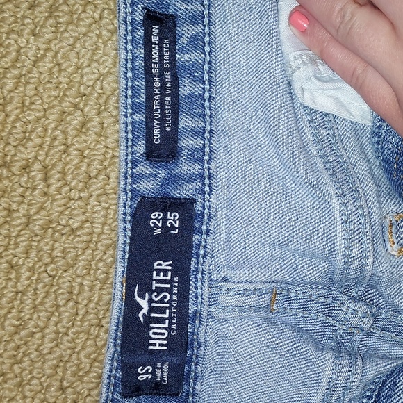 High Rise Mom Jeans - Picture 2 of 3